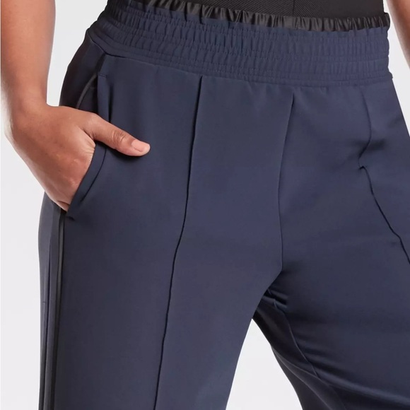 Athleta Women's Size 12 Metropolis Wide Leg Pull On Pant Navy Blue 530635 - Picture 10 of 11